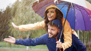 Always keep these things with you if you are going for a walk in monsoons snk 94