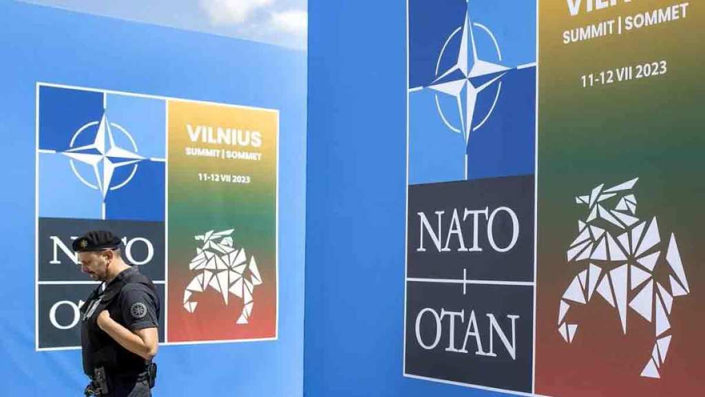 ukraine gets security guarantee from nato ukraine gets security guarantee from nato