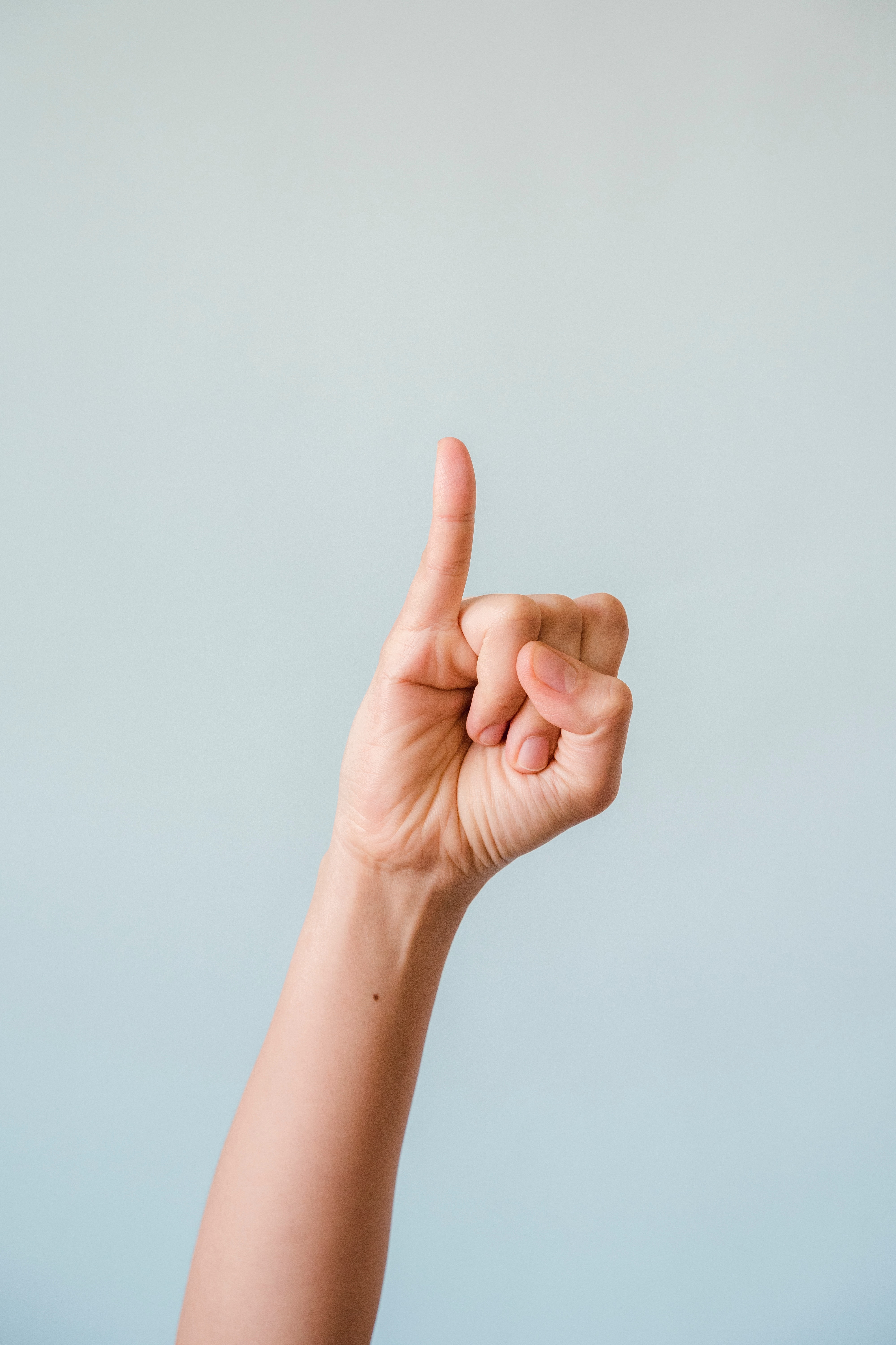 pinky-finger-astrology-personality-test 