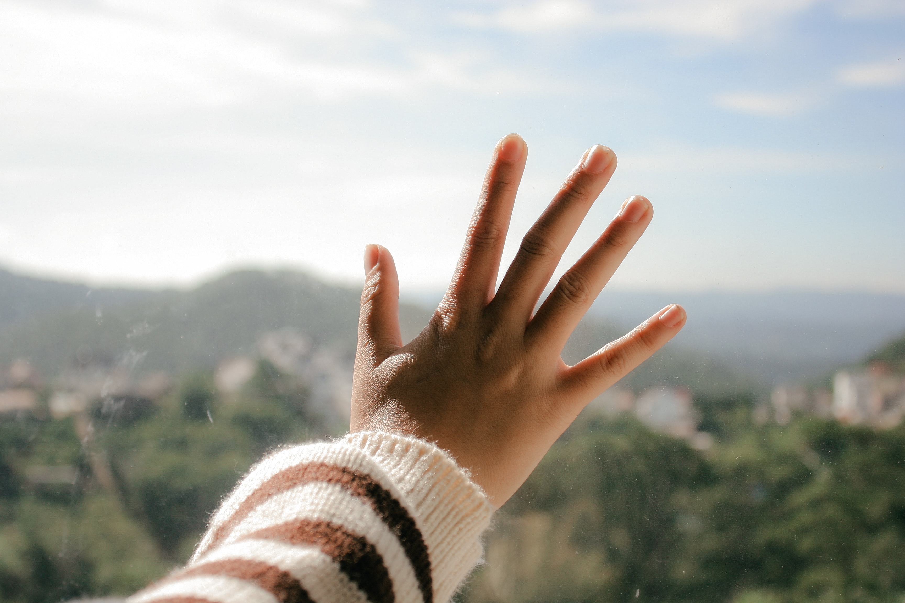pinky-finger-astrology-personality-test 