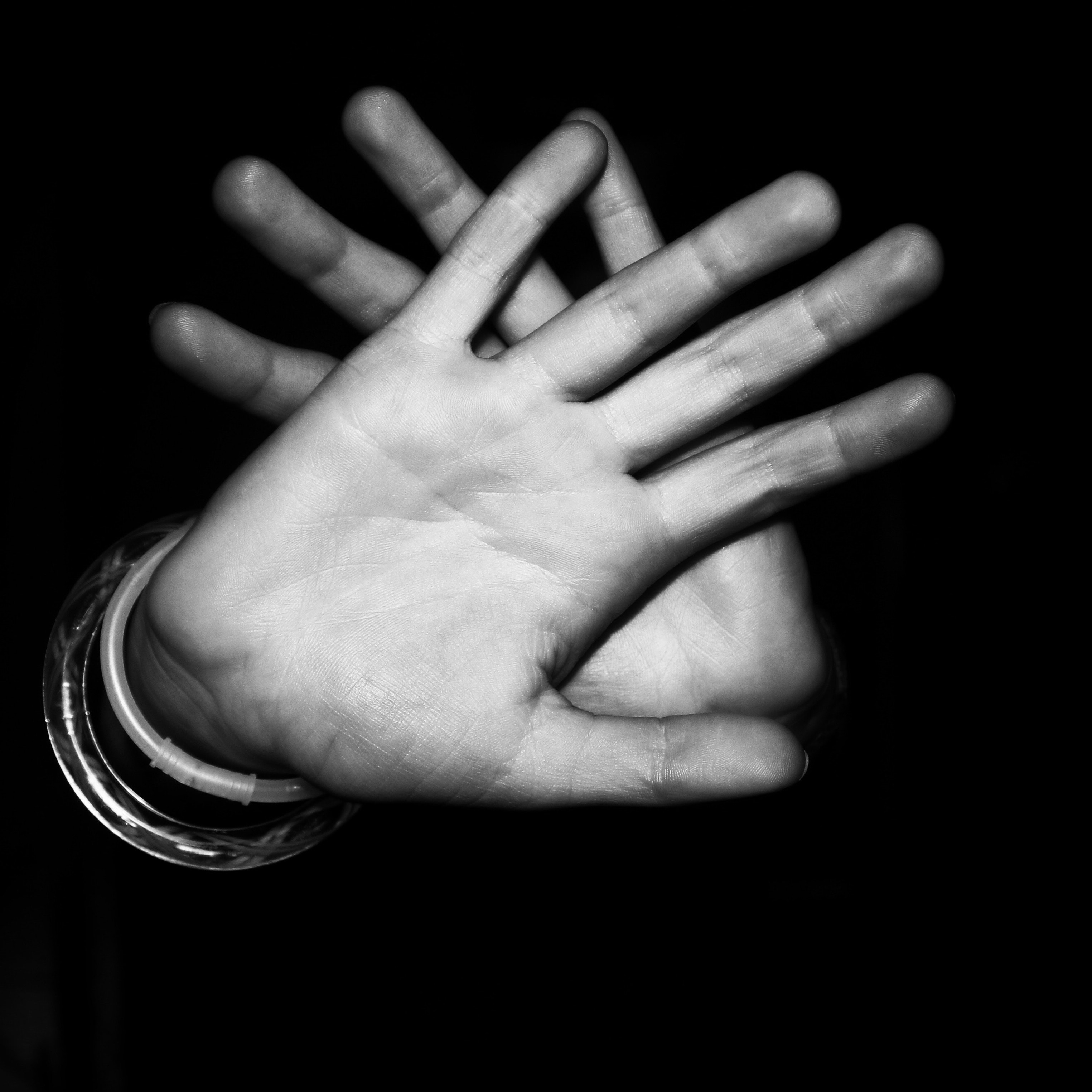 pinky-finger-astrology-personality-test 