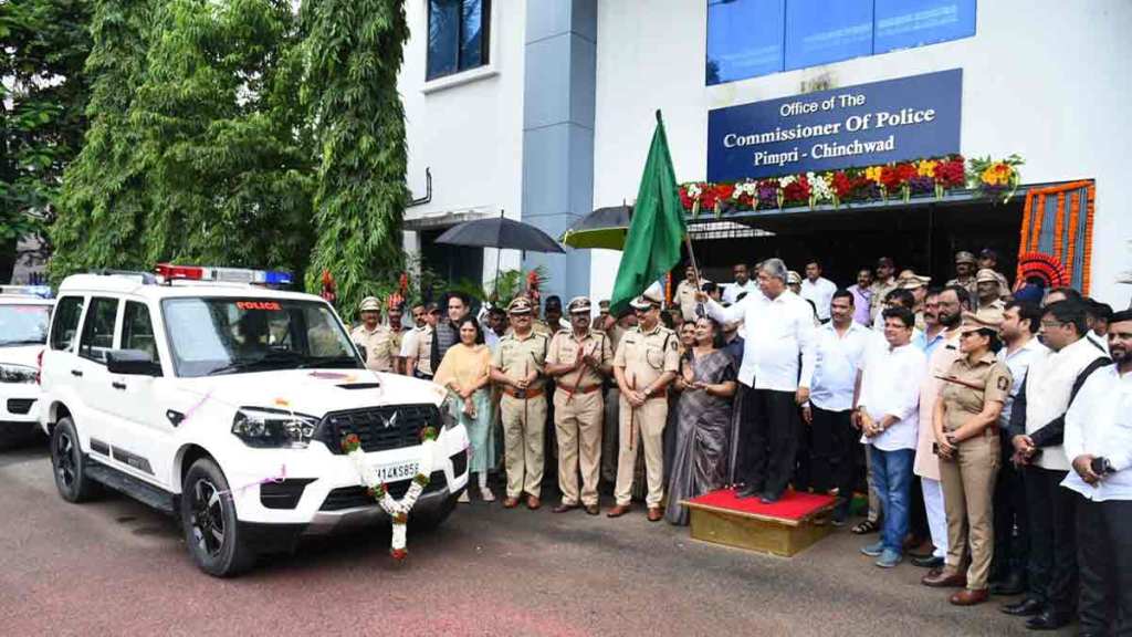 inauguration of new vehicles of pimpri chinchwad police commissionerate by chandrakant patil