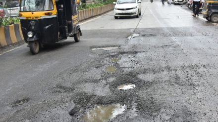potholes on road pimpri chinchwad