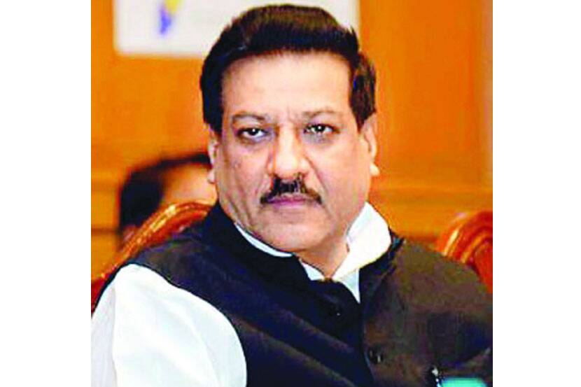 यापुढील काळात महाराष्ट्रात द्विपक्ष पद्धत अस्तित्वात येईल. तशी राजकीय वाटचाल सुरू झाली आहे. म्हणजेच काँग्रेस आणि भाजप अशीच लढत होईल - पृथ्वीराज चव्हाण