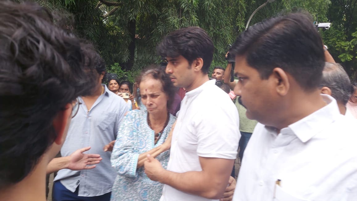 ravindra mahajani funeral 1