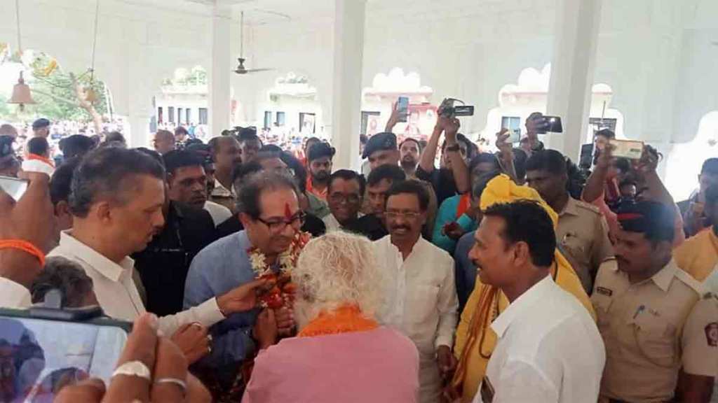uddhav thackeray emotional appeal to the public at poharadevi