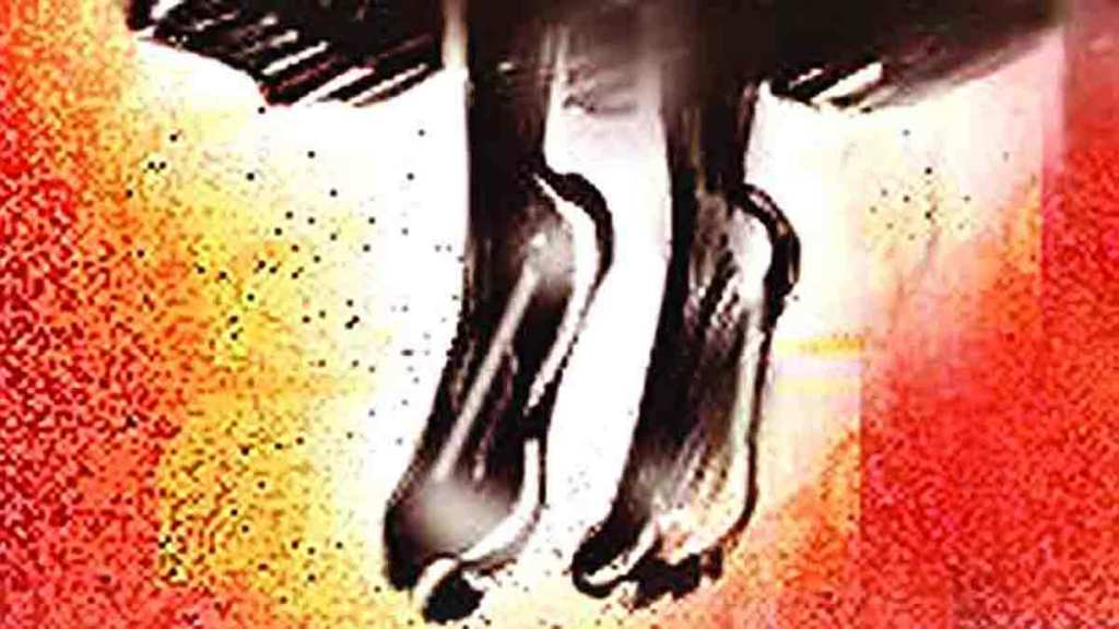 woman commits suicide in pune woman commits suicide in pune