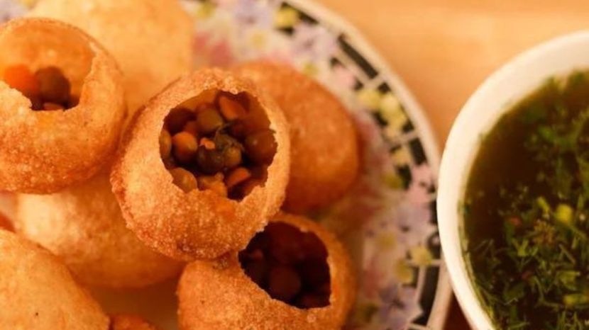 साहित्य : गूळ, हिरव्या मिरच्या, मीठ, लिंबाचा रस, लवंगा,पाणी, मिरपूड, लाल तिखट, पुदिना, जीरे, चिंच,आल्याचा तुकडा (Photo : Pexels)