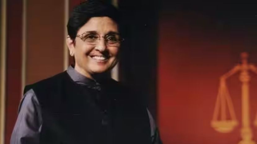 मूड सतत बदलणे हा मानवी स्वभाव आहे. जेव्हा किरण बेदी यांचा मूड चांगला नसतो तेव्हा त्या स्वत:ला खूप वेळ देतात आणि स्वत:शीच संवाद साधतात. (Photo : The Indian Express)