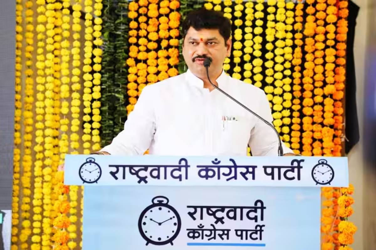 पक्षातील बहुतांश लोकांची प्रामाणिक इच्छा आहे आणि त्या इच्छेला आशीर्वाद द्यावा असं आम्ही गेली अनेक दिवस म्हणत होतो - धनंजय मुंडे