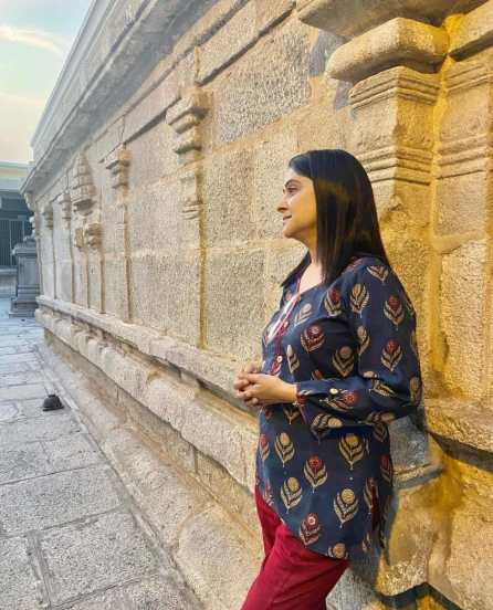 मृणाल कुलकर्णी यांचं हे बोलणं आता खूप चर्चेत आलं आहे.