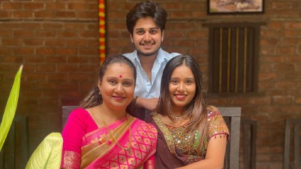 Marathi actress priya berde