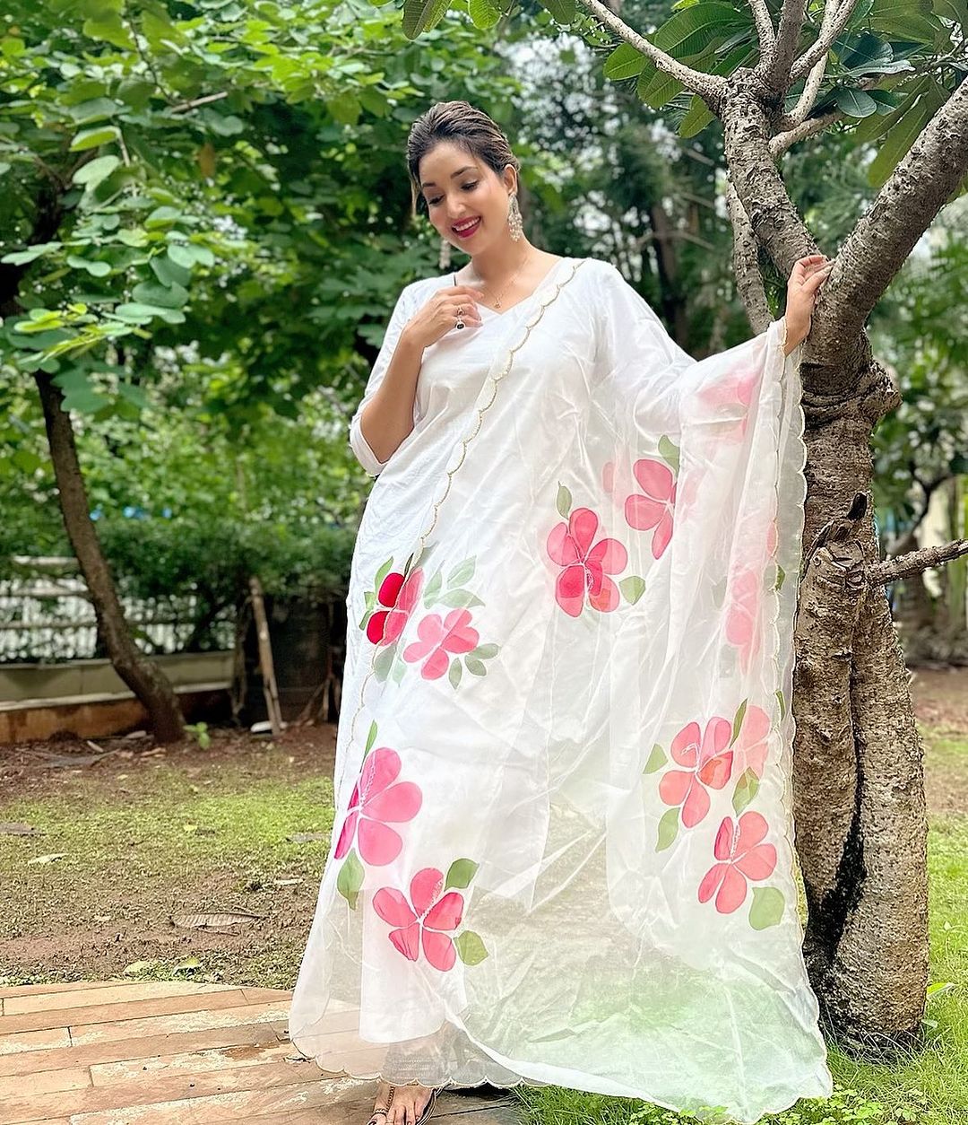 Rupali Bhosle White Paithani Saree Look