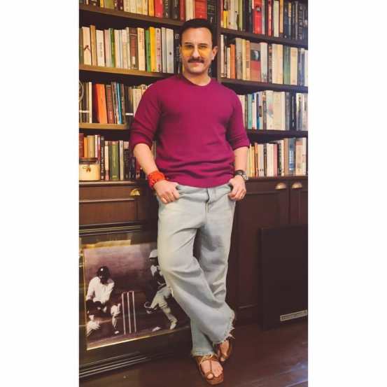 मिळालेल्या माहितीनुसार सैफकडे ११८० कोटी रुपयांची संपत्ती आहे.