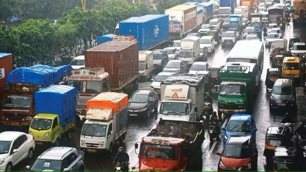 Traffic jam in Ghodbunder