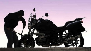 theft four bikes dhule
