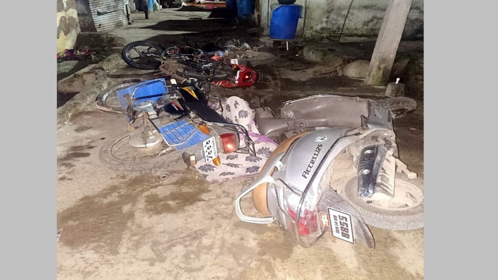 Koyta gang, chinchwad, four injured, koyta gang terror, pune, pimpri chinchwad