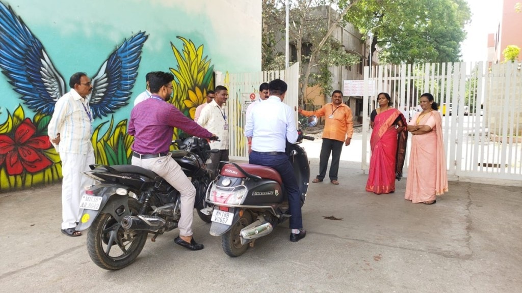 indiscipline employees of dhule municipal corporation indiscipline employees of dhule municipal corporation