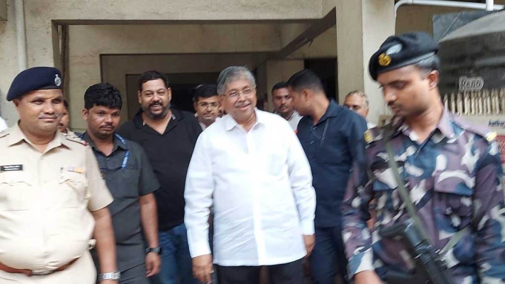 guardian minister chandrakant patil meet late mp girish bapat son gaurav bapat