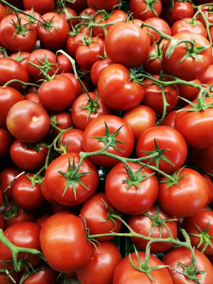 tomato - unplash