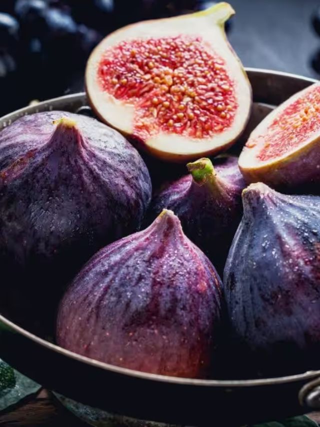 soaked figs (unsplash)