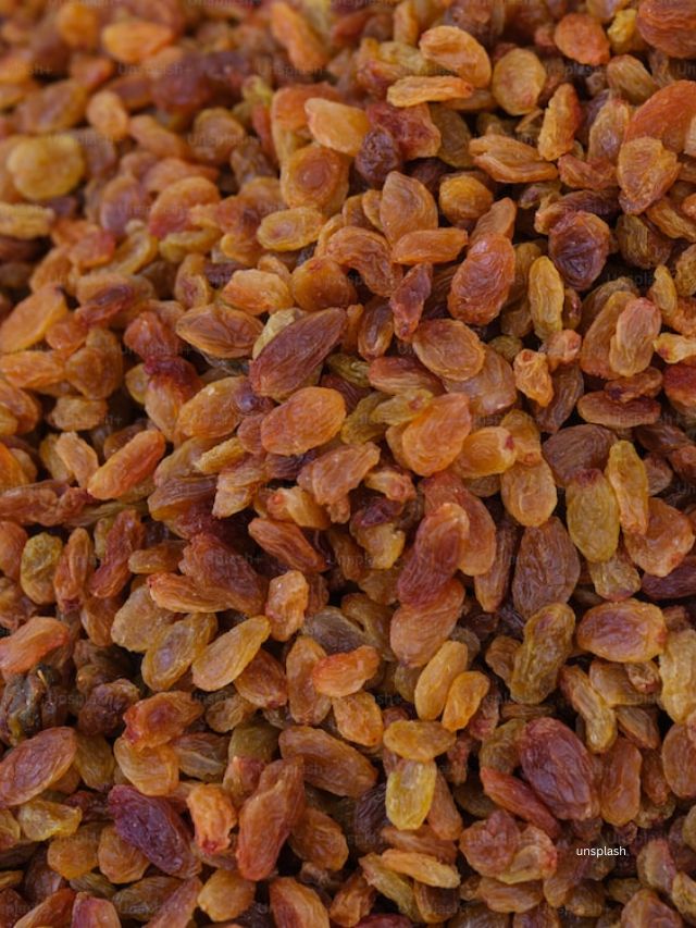 soaked kishmish (unsplash)