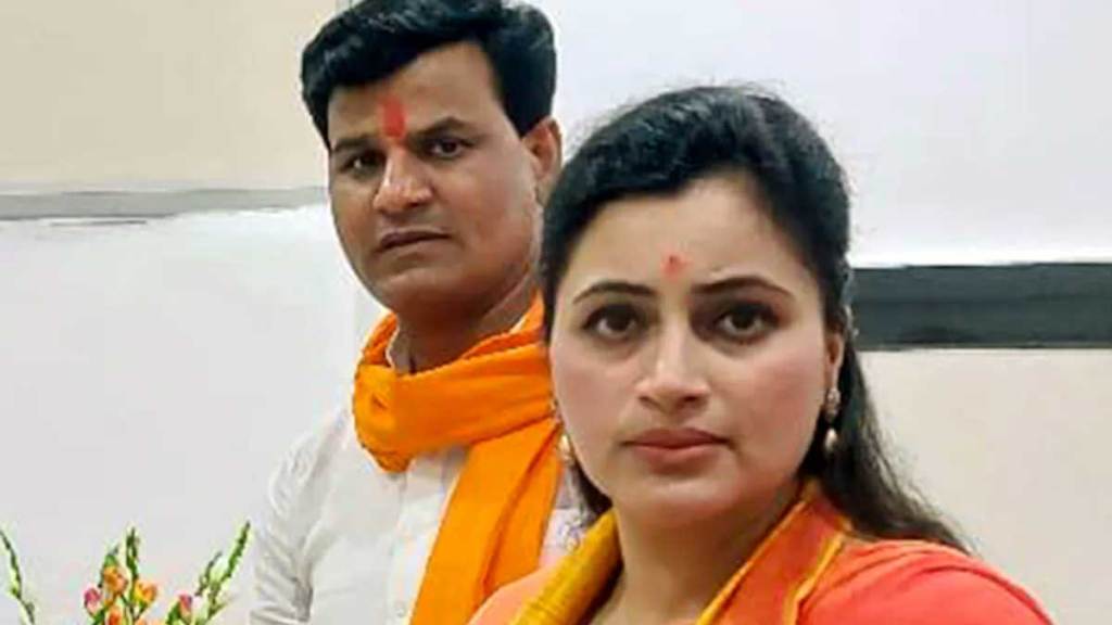hanuman chalisa case special court express displeasure over rana couple absent despite order