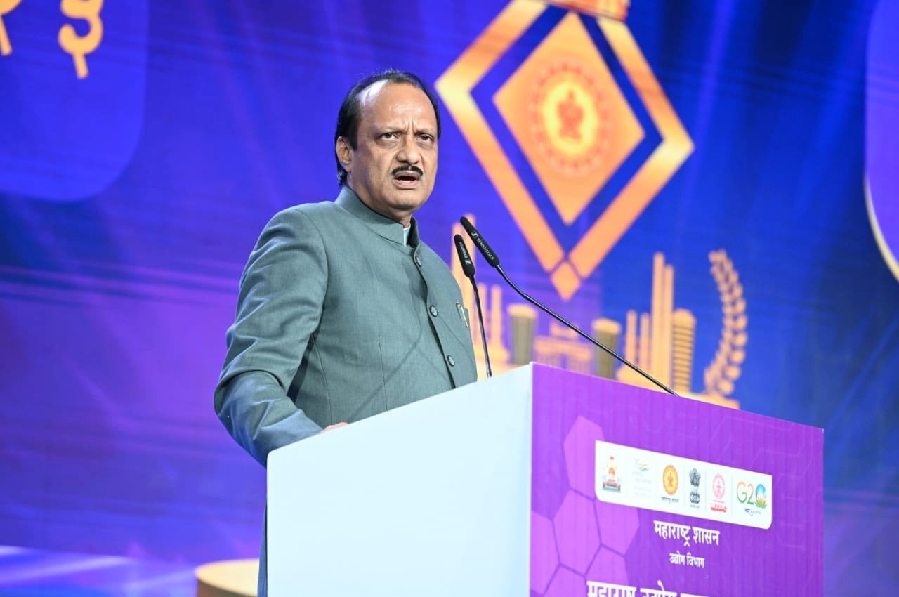 यावेळी अजित पवारांनी गोपीचंद पडळकरांचं नाव न घेता टोलाही लगावला. यावेळी ते नेमकं काय म्हणाले त्याचा हा आढावा...