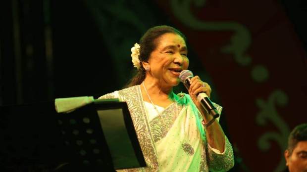 Veteran Singer Asha Bhosle Passes Away at 92 in Mumbai