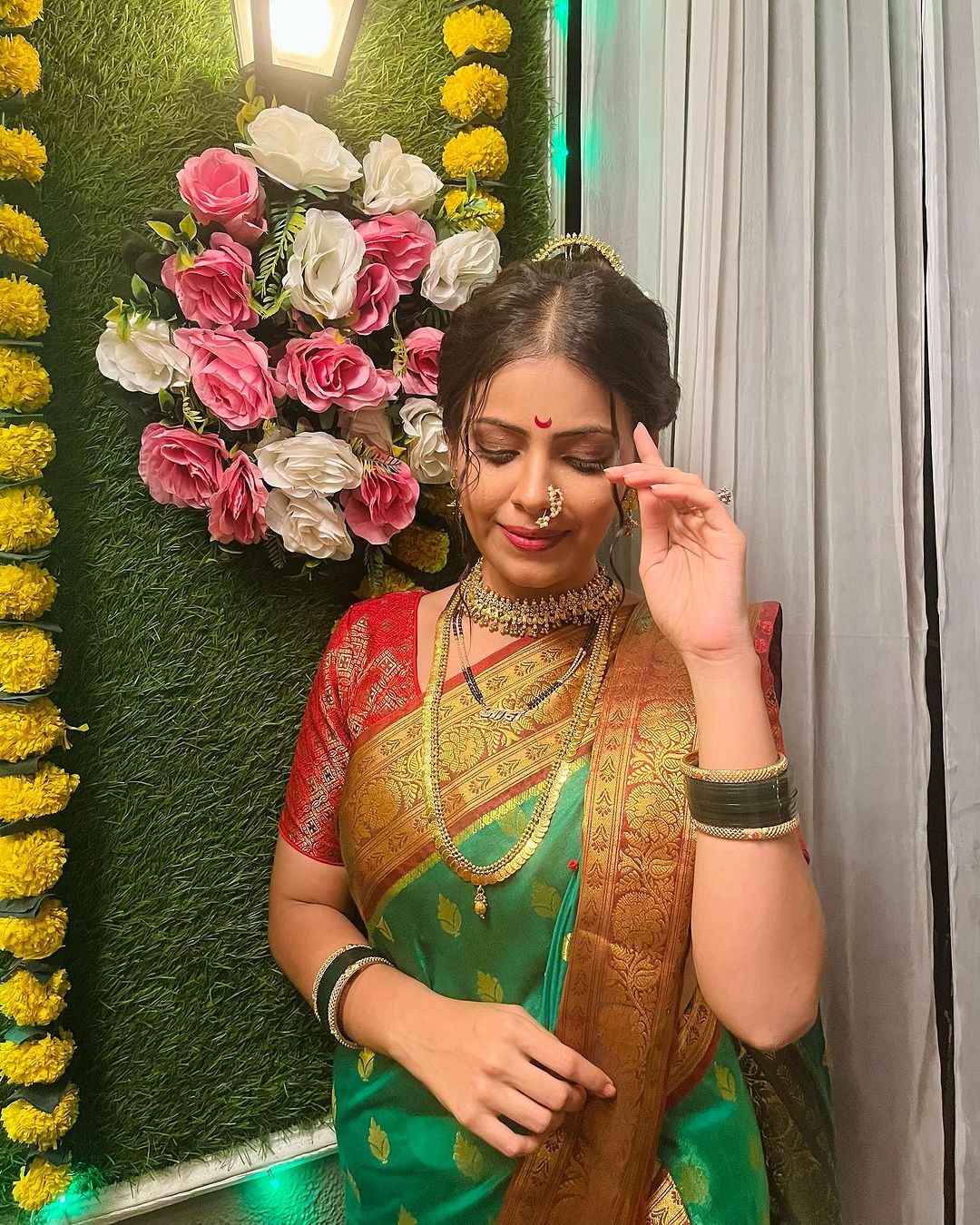 Daar Ughad Baye MangalagaurI Look