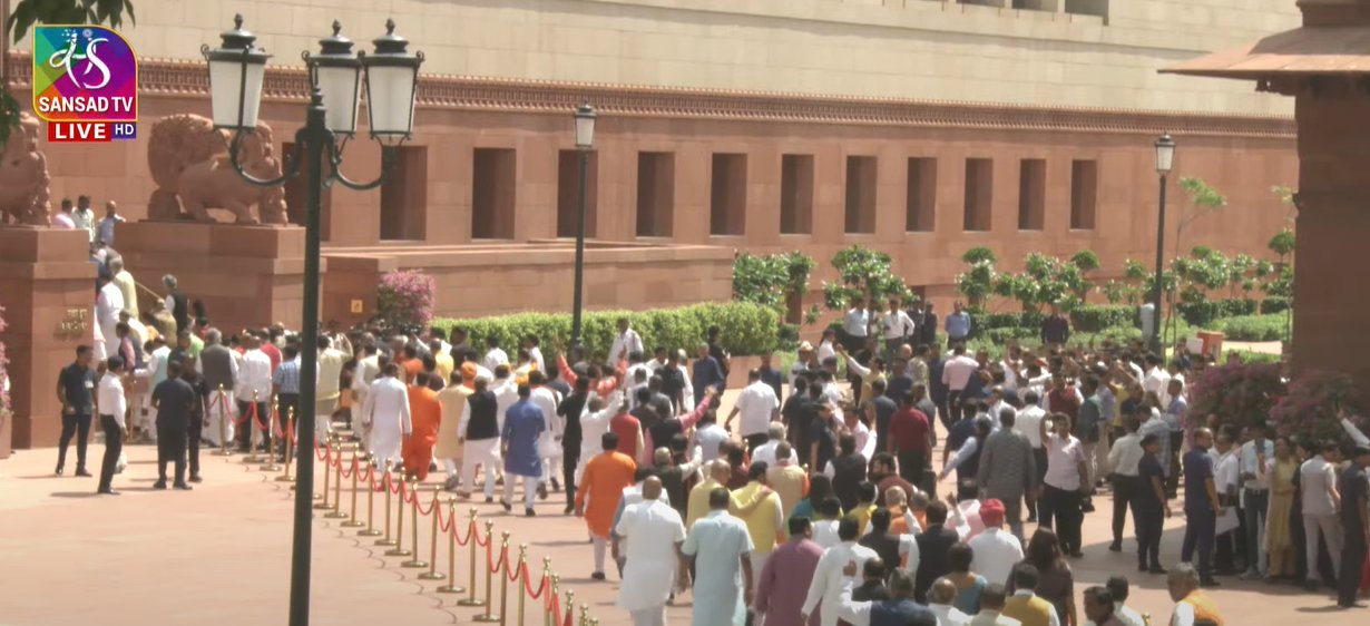 New-Parliament-building-special-session-loksabha-photos