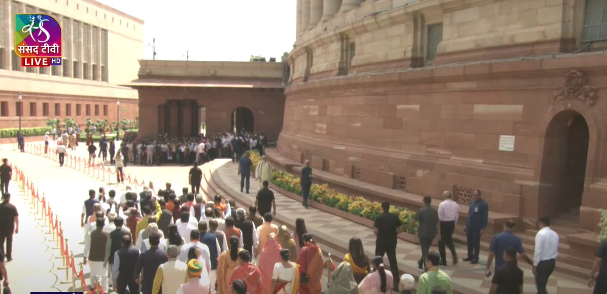 New-Parliament-building-special-session-loksabha-photos