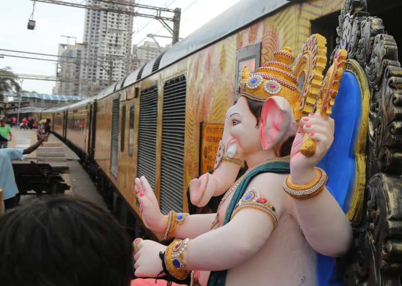 Ganpati Bappa Train Travel To Delhi