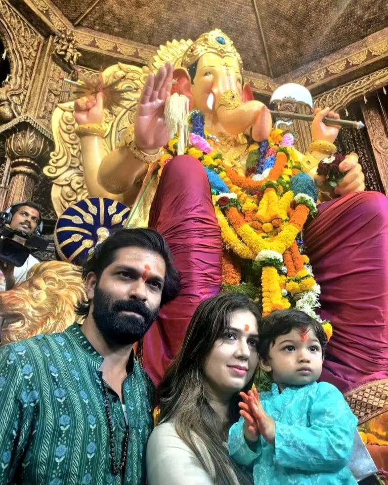 Lalbaugcha Raja 2023 Celebrity Visit Photos