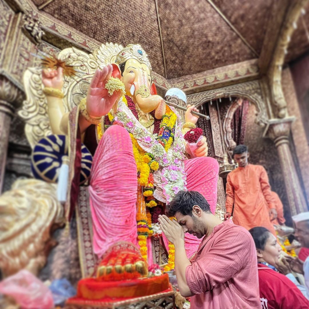 Lalbaugcha Raja 2023 Celebrity Visit Photos