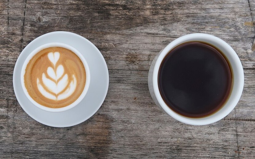 International Coffee Day History rare historical coffee house photo | Coffee vs beer historical controversy and ban | जागतिक कॉफी दिन इतिहास आणि कॉफी हाऊस | राजा फ्रेडरिक आणि ऑटोमन साम्राज्यातील कॉफी बंदी