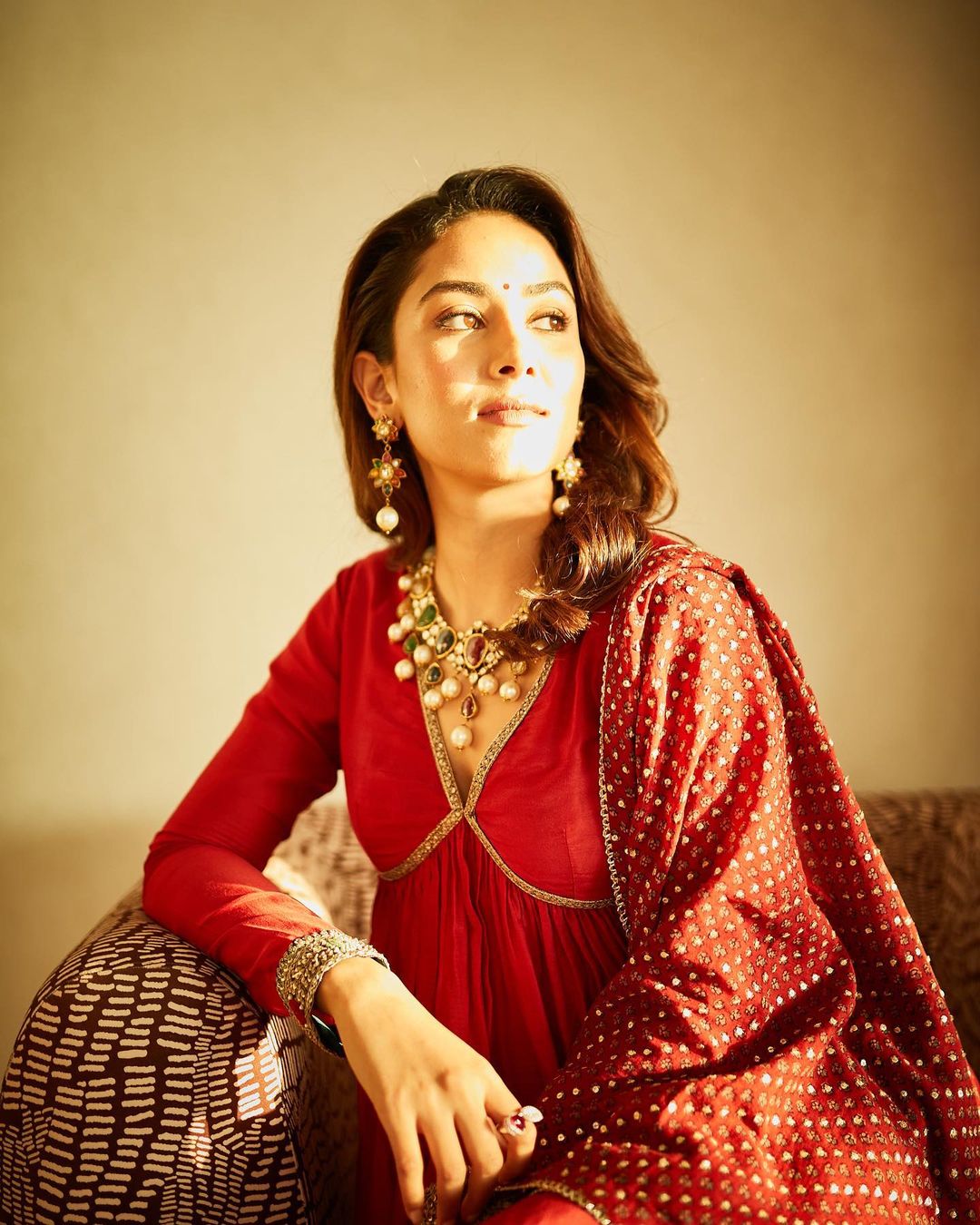 ''  | Bollywood Actor Shahid  Kapoor Wife Mira Rajput Photoshoot In Red Palazzo Set Dress Makeup Look  Viral Sdn 96 - Marathi Visual Stories |