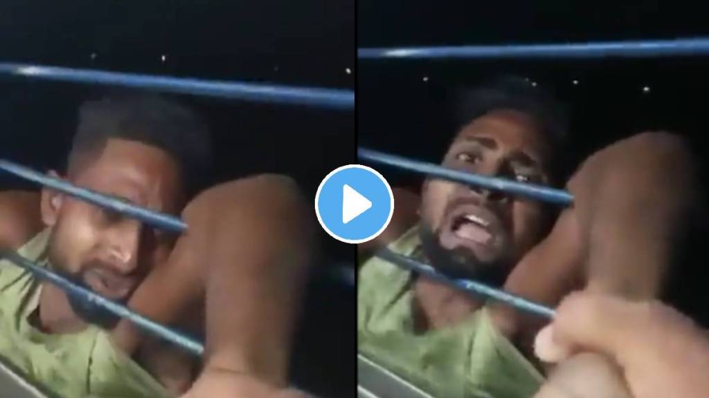 Bihar Mobile Thief Gets Caught Red Handed, Dangles by Window of Moving Train for 15 km video viral on social media Bihar Mobile Thief Gets Caught Red Handed, Dangles by Window of Moving Train for 15 km video viral on social media