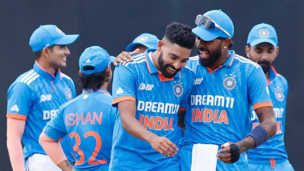 Asia Cup Trophy Lifted By Special Man Raghu Raghavendra Not Rohit Sharma or Jay Shah Who is This Throw Down Specialist