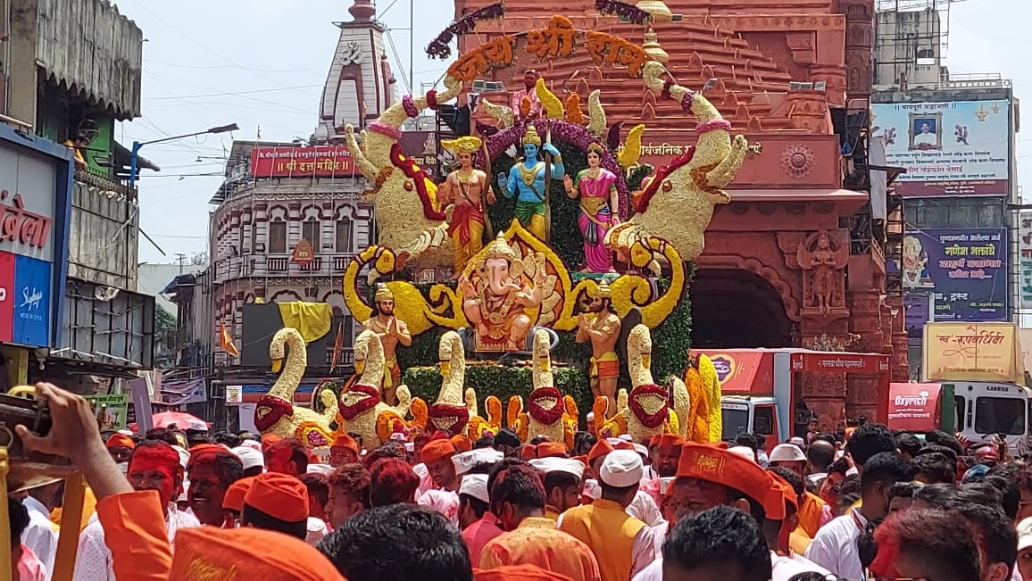 Pune-five-Manache-Ganpati-immersion-procession