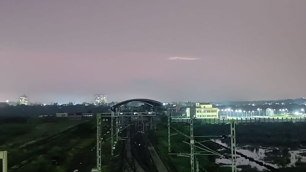 Uran railway station