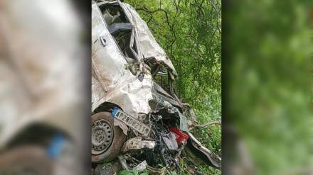 car going chikhaldara fell car going chikhaldara fell