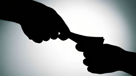 sub-inspector Parola police station caught bribery case jalgaon