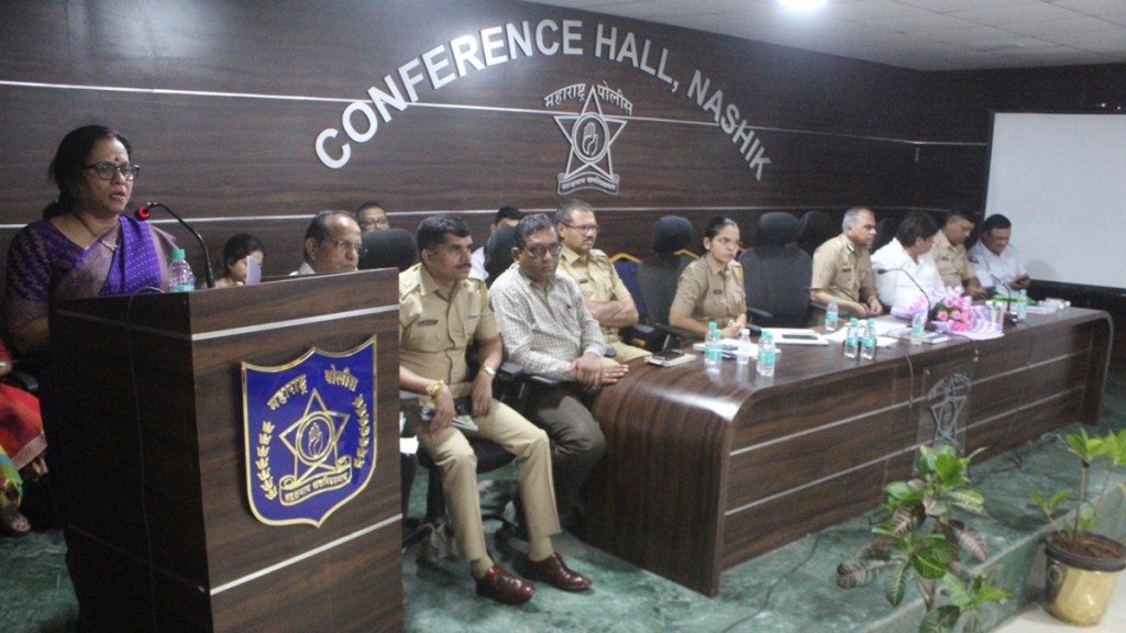 nashik commissioner of police held meeting with members of ganesh mandals nashik commissioner of police held meeting with members of ganesh mandals