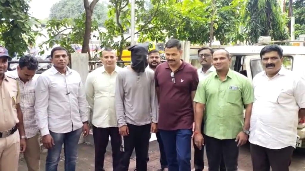 kalyan irani residential area, attacks on police, more than 30 cases registered on the accused