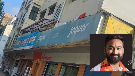 buldhana mns, marathi name boards on shops and establishments, name boards other than marathi, name boards removed in mns style
