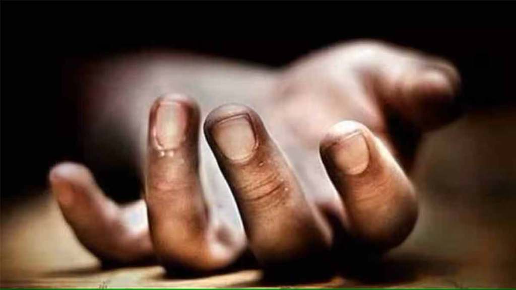 health worker who looking after ponds for immersions injured due to electric shock