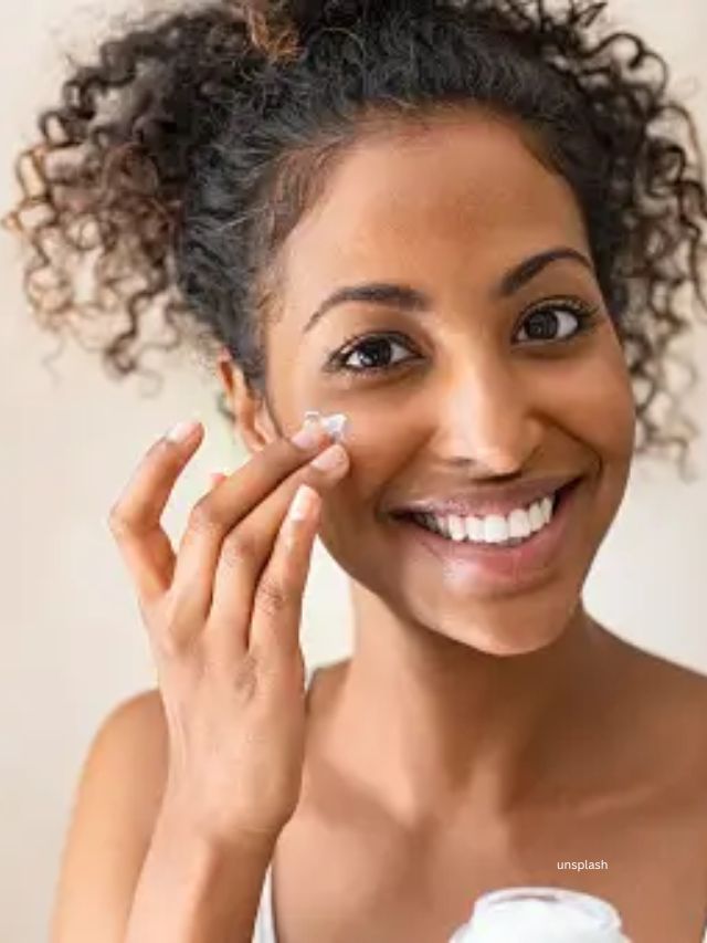 Skincare Tips: Applying cold milk under the eyes can reduce dark circles? Know the fact (unsplash)