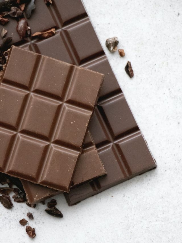 Food For Glowing Skin : Dark chocolate (unsplash)