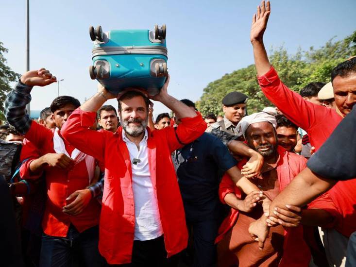Rahul Gandhi as coolie